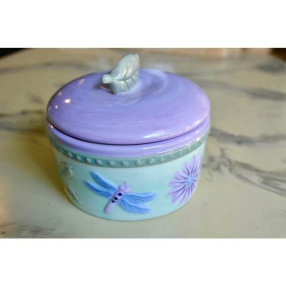 Vintage Favorite Things Lidded Dragonfly Floral Dish - Picture 2 of 5